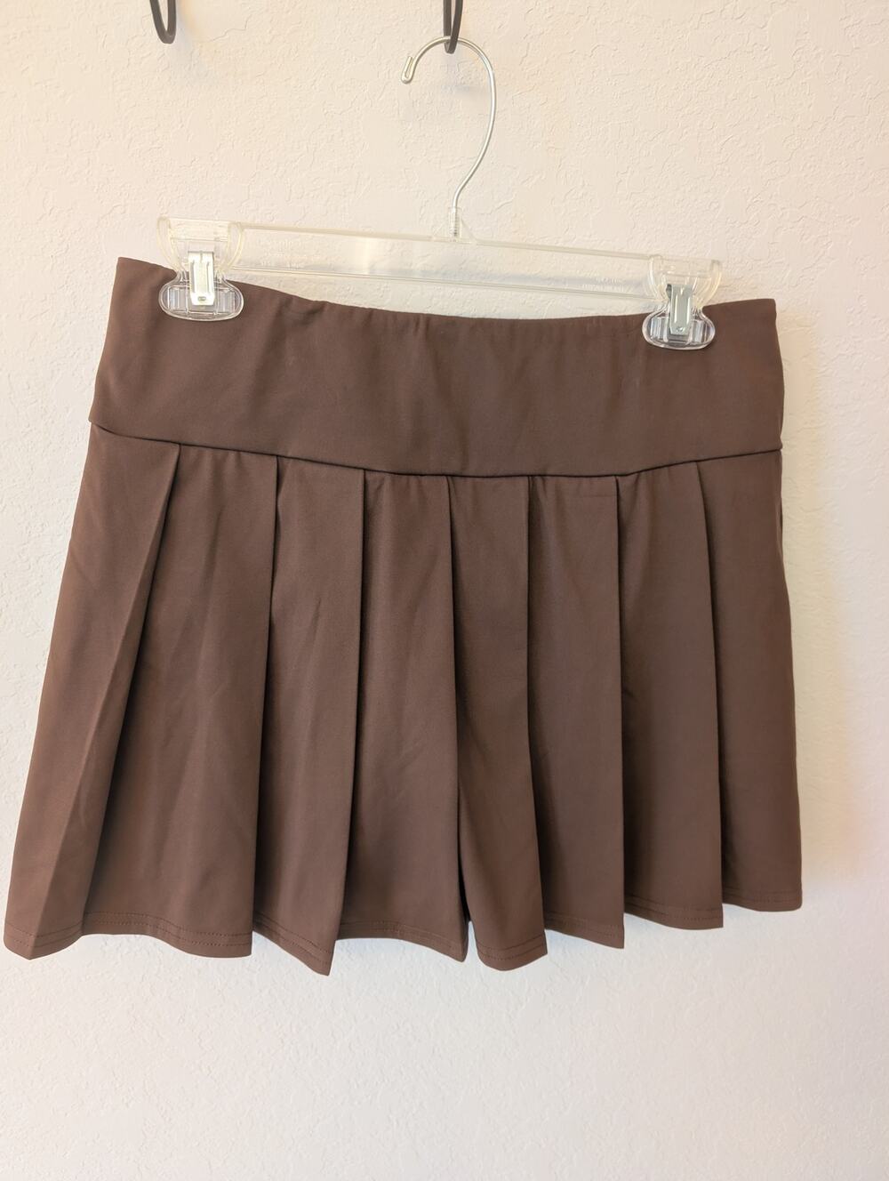La Kottee NWOT Athletic Tennis Brown Pleated Mini Skort M